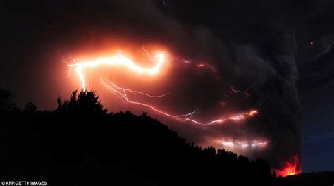 Puyehue volcano eruption and lightnings, Chile photo on Sunsurfer ...