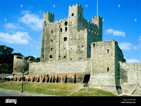 Rochester Castle, Kent England UK English Norman castles keep keeps architecture Stock Photo - Alamy