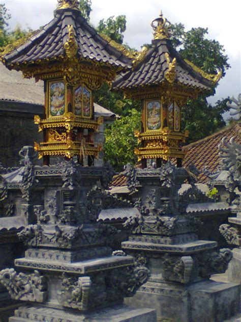 Rumah-adat-Bali-2