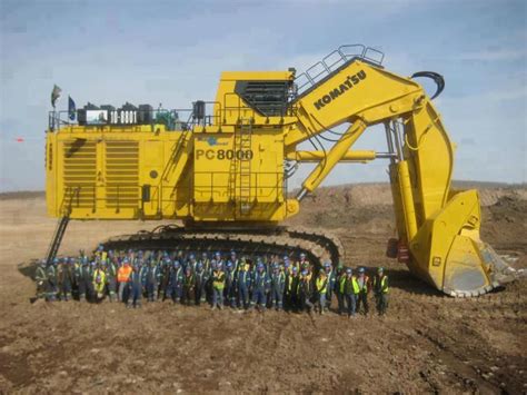 PALACE OF AMAZING PICTURES: KOMATSU PC8000 WORLD BIGGEST HYDRAULIC EXCAVATOR