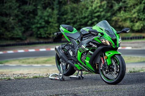 Kawasaki ZX10 Wallpapers - Top Free Kawasaki ZX10 Backgrounds - WallpaperAccess