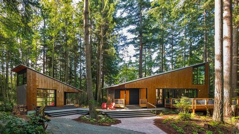 Modern nature retreat surrounded by a tranquil forest on Whidbey Island