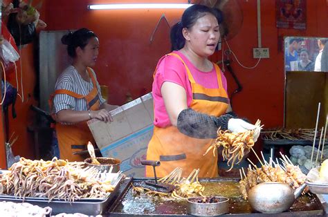 Taiyuan's Food Street - Holachina.com