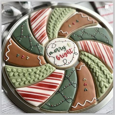 Pin by Jennifer Schlapkohl on Cookie platters | Christmas cookies ...