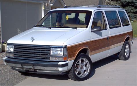 1989 Plymouth Voyager - Information and photos - MOMENTcar