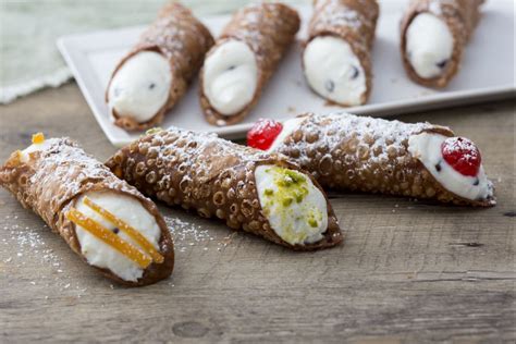 The Best Italian Cannoli Recipe | Deporecipe.co