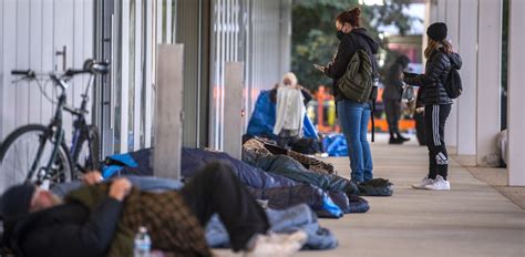 Long Beach looks to open new homeless shelter at former Rescue Mission ...