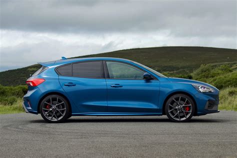 Ford Focus ST hatchback (2020) | Reviews | Complete Car