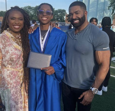 'Dad Still Fineeeeee': Jennifer Hudson's Post Celebrating Son's Graduation Derails When Fans ...