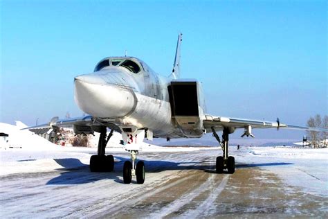 Tupolev Tu-22M Backfire, Pesawat Bomber Supersonik Buatan Era Uni Soviet | PROKIMAL ONLINE ...