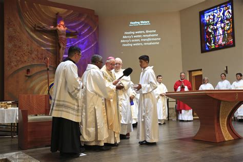 Altar Servers | LA Catholics