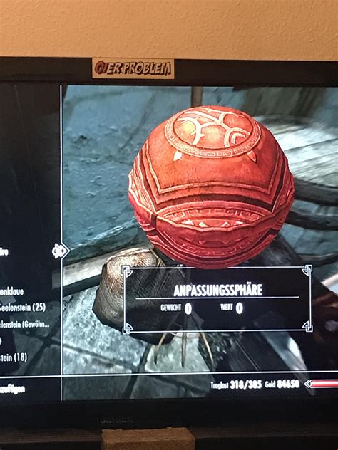 Has anyone an idea why these items are glowing red?? : r/skyrim