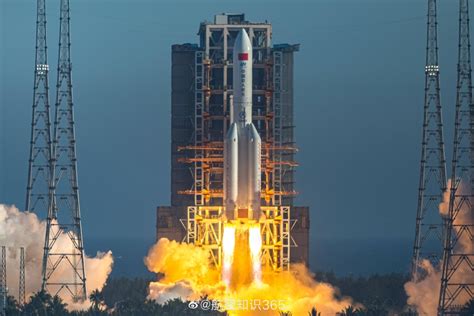 China’s New Spaceship: Space Station and Human Moon Exploration Plans