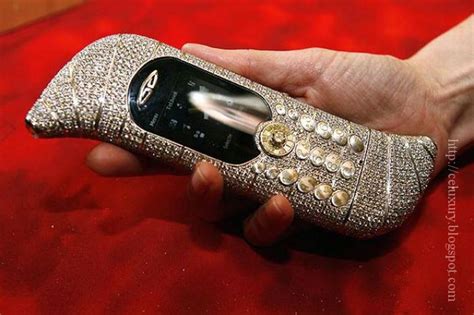 Cutting Edge Luxury: GoldVish Le Million – A Million Dollar Phone