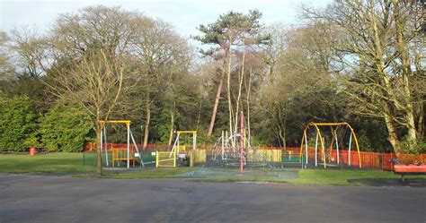 Walton Park Playground, Sale, Cheshire - freeparks.co.uk