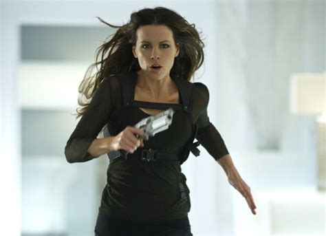 The Hot Kate Beckinsale is you Husband killer in Total Recall - Blog ...