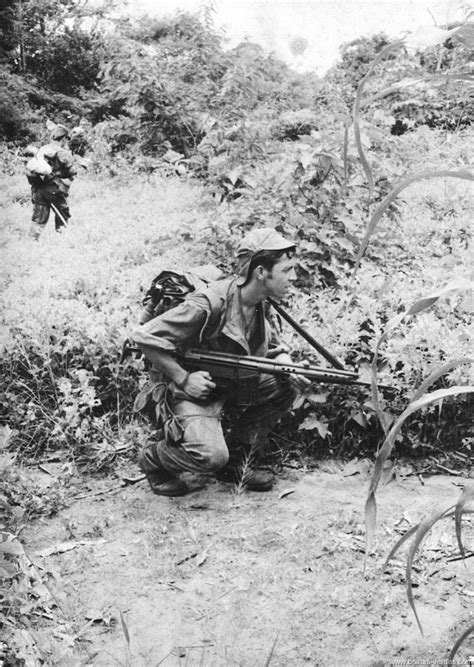 Portuguese commandos at fight in Angola. Colonial, Military Photos, Military History, Pulp ...