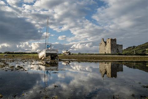 Lochranza Castle on AboutBritain.com