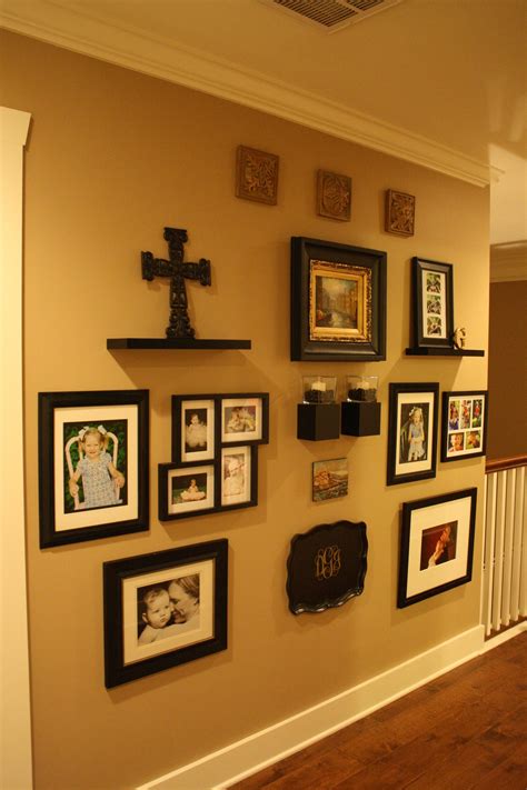 Large Photo Wall / 26 Gallery Wall Ideas With Same Size Frames ...