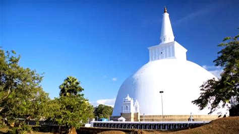 Kataragama Temple is the most visited religious site in southern Sri Lanka