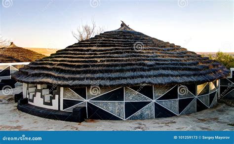 Traditional Ndebele Hut, Botshabelo, Mpumalanga, South Africa Stock Image - Image of geometric ...