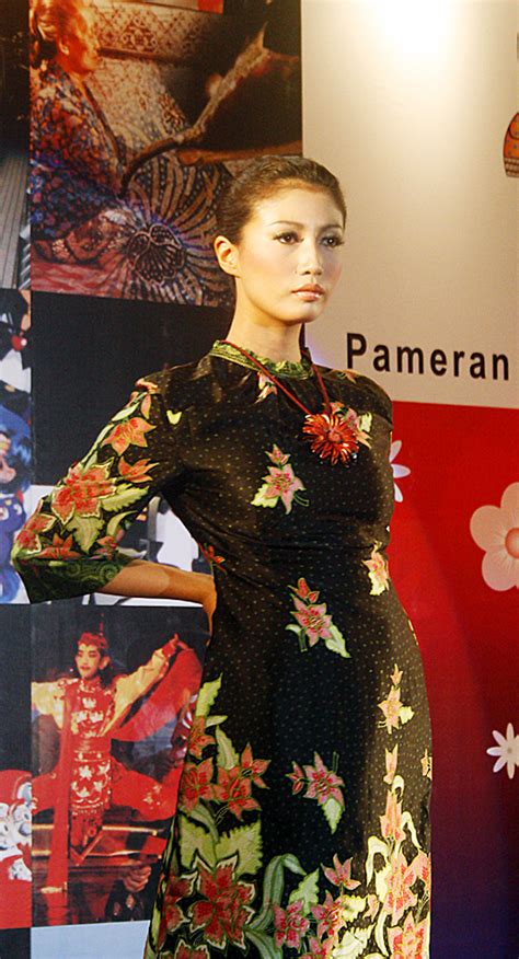 File:Batik Fashion 2.jpg - Wikipedia, the free encyclopedia