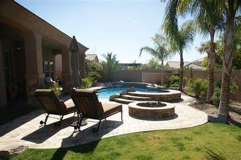 Tropical Arizona Pool - Landscaping Network