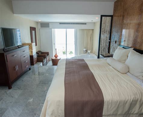 Sunset Royal Beach Resort (Cancun) 2019 Review & Ratings | Family ...