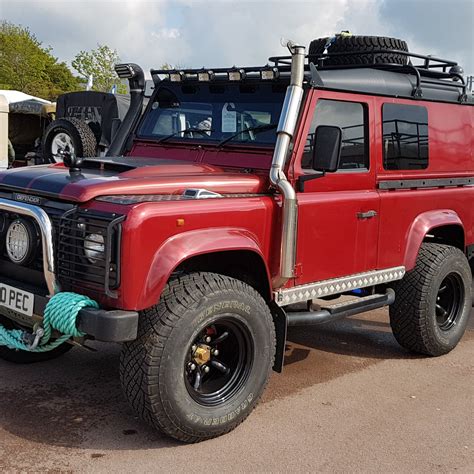 Land Rover Defender restoration service | Land rover, Land rover ...