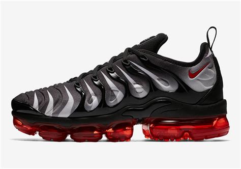 Nike Vapormax Plus "Red Shark Tooth" | SneakerNews.com