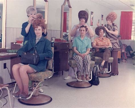 Women With Very Big Hair In the 1960s - Flashbak | 1960s hair, Vintage ...