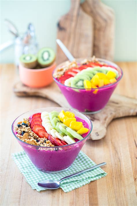 Dragon Fruit Smoothie Bowl + The NuNatural Giveaway Winners!