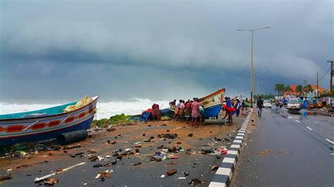 2017 Cyclone okhi in kerala trivandrum - YouTube