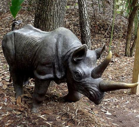 rhino sculpture in bronze - custom made animals sculpture