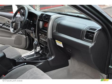 2004 Isuzu Axiom S 4x4 interior Photo #41655923 | GTCarLot.com