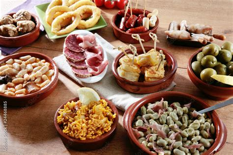 variedad de tapas españolas Stock Photo | Adobe Stock