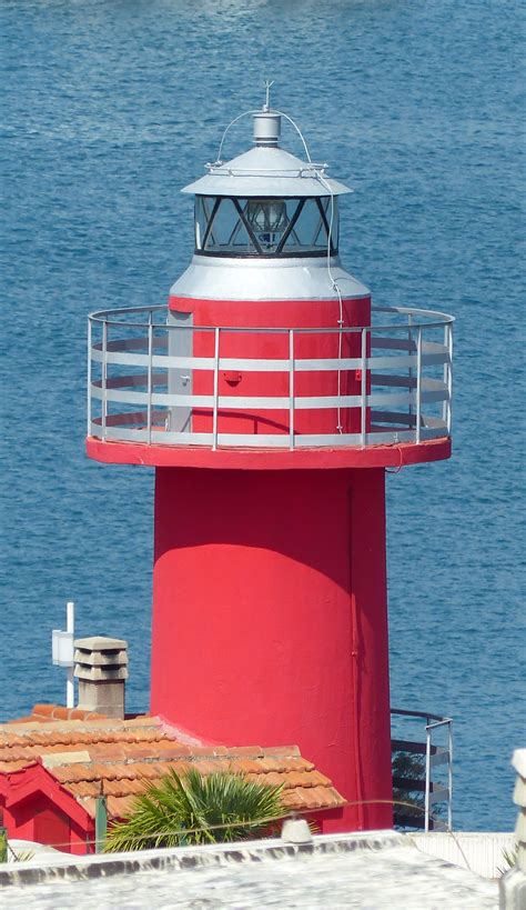 Italy - Gaeta / Punta dello Stendardo Lighthouse - World of Lighthouses