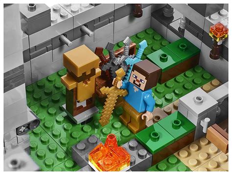 Slideshow: LEGO Minecraft Fortress