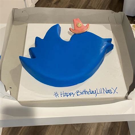 Lil Nas X’s Birthday Cake looks like plastic : r/FondantHate