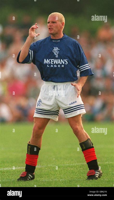 Glasgow rangers team strip hi-res stock photography and images - Alamy