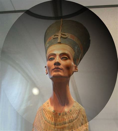 Glenn Ashton Author Blog: Twice Buried – The Finding of Nefertiti's Bust