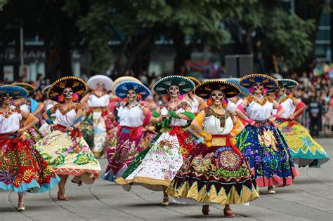 Desfile del día de los muertos en la CDMX una tradición que impuso ...