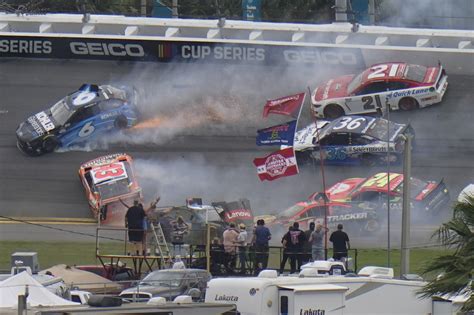 NASCAR: Huge crash happens just 15 laps into 2021 Daytona 500