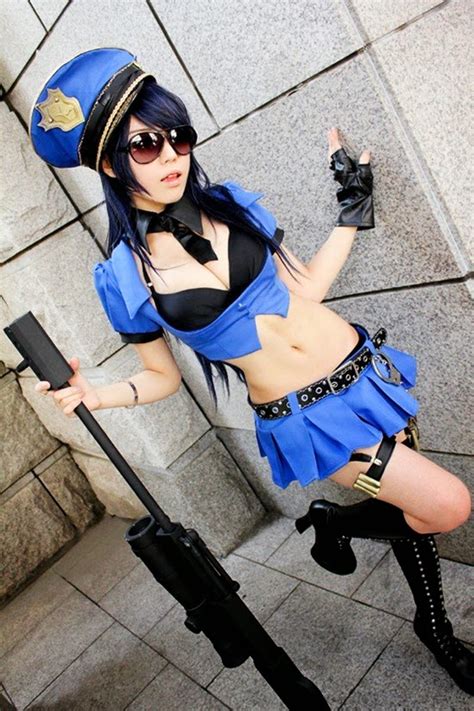 Caitlyn in League of Legends - Cosplay Gallery