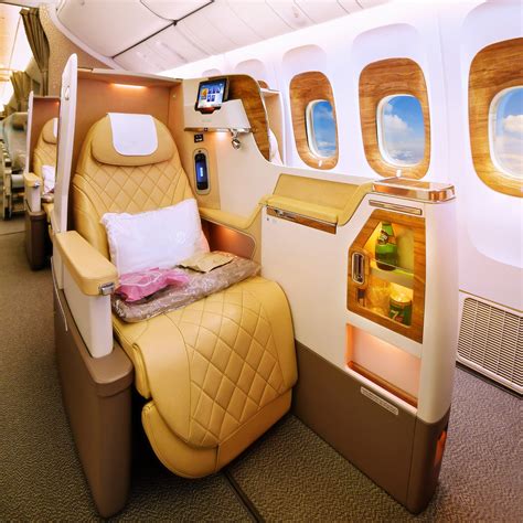 Emirates First Class vs Emirates Business Class Comparison [2022]