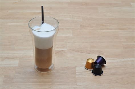 Latte Macchiato von Nespresso im Doppelglas - Creative Commons Bilder