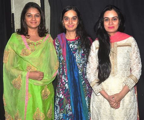 Padmini Kolhapure Family Photo