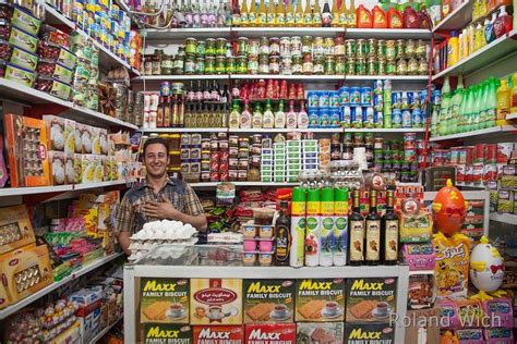 Shop in Takab | Mostradores tiendas, Diseño de supermercado, Estantes para negocios