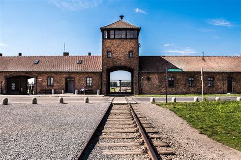 Auschwitz-Birkenau Memorial och Museum Trip från Krakow 2024