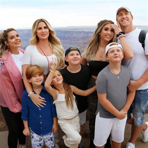 Kim Zolciak-Biermann Cries During Cross-Country Road Trip in Don't Be ...